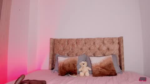 Snapshot of auroradurand chatting on October 1, 8:04 pm ...  ... online show from October 1, 8:04 pm