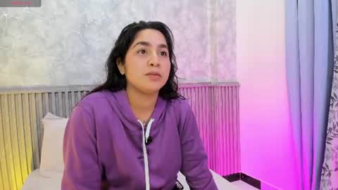 auroragold__ online show from June 17, 4:04 am