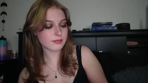Snapshot of auroralightz1 chatting on January 6, 5:22 am auroralightz1 online show from January 6, 5:22 am