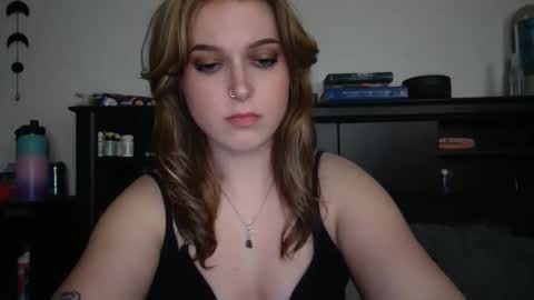 Snapshot of auroralightz1 chatting on January 7, 2:36 am auroralightz1 online show from January 7, 2:36 am