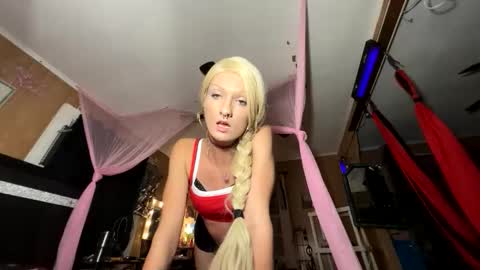 Snapshot of auroranightsxxx chatting on May 14, 4:30 am Destiny Nicole online show from May 14, 4:30 am