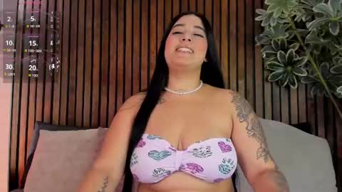 Snapshot of auroraqueenn chatting on July 16, 8:37 pm auroraqueenn online show from July 16, 8:37 pm