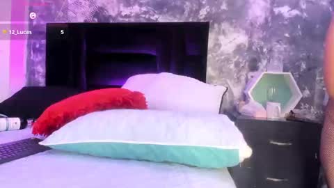 Snapshot of aurorarojas chatting on February 24, 6:05 am Aurora Rojas online show from February 24, 6:05 am