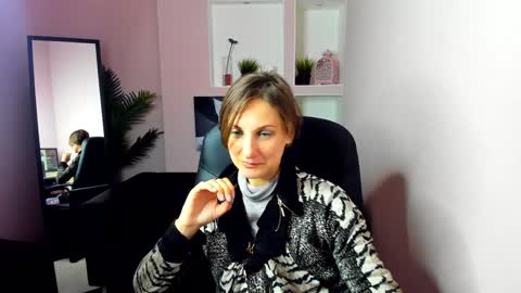 Aurora online show from December 18, 7:30 pm