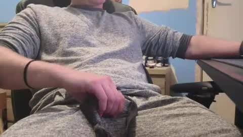 Snapshot of auslad9443 chatting on June 15, 1:13 pm auslad9443 online show from June 15, 1:13 pm