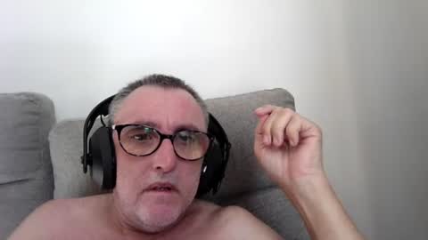 Snapshot of aussie_ozzie chatting on June 13, 1:36 am aussie_ozzie online show from June 13, 1:36 am