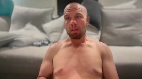 aussieboycal online show from April 2, 11:19 am