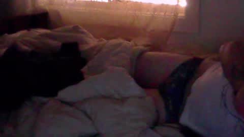 aussiemickeyy online show from September 18, 4:47 am