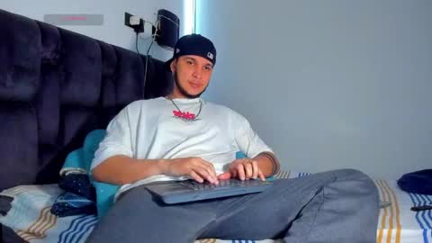 Snapshot of austin_curry chatting on June 5, 9:20 pm A online show from June 5, 9:20 pm