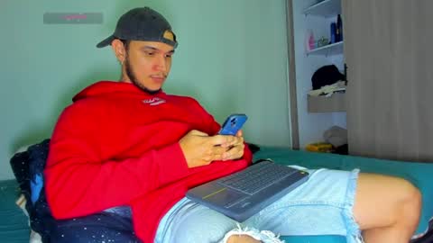 Snapshot of austin_curry chatting on June 17, 2:47 am A online show from June 17, 2:47 am