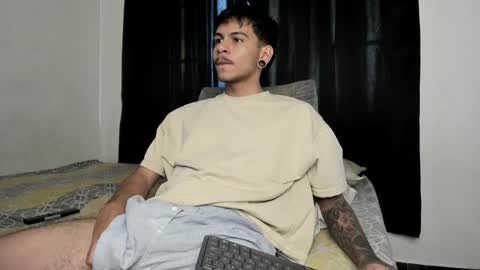 Snapshot of austin_falcon chatting on January 8, 9:01 pm Austin online show from January 8, 9:01 pm