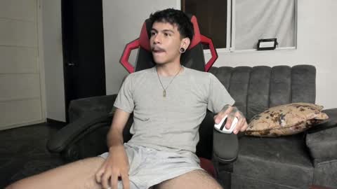 Snapshot of austin_falcon chatting on January 16, 10:44 pm Austin online show from January 16, 10:44 pm