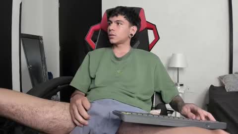 Snapshot of austin_falcon chatting on February 14, 8:59 pm Austin online show from February 14, 8:59 pm