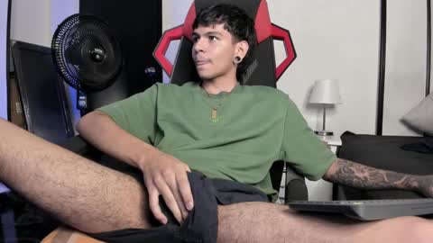 Snapshot of austin_falcon chatting on February 18, 11:08 pm Austin online show from February 18, 11:08 pm