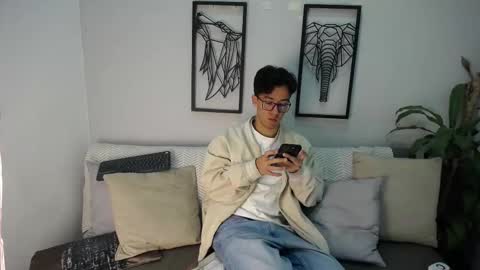 austinreeds online show from November 16, 12:44 pm