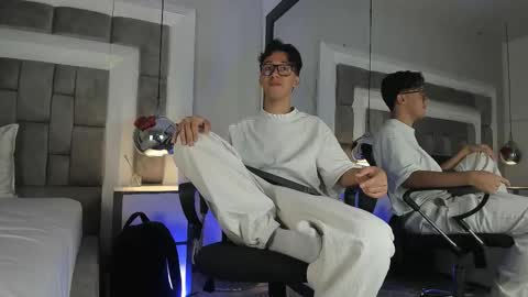 austinreeds online show from March 3, 12:33 pm