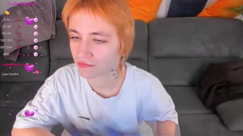 Snapshot of autumnwhisper_ chatting on March 4, 9:21 pm Alice online show from March 4, 9:21 pm