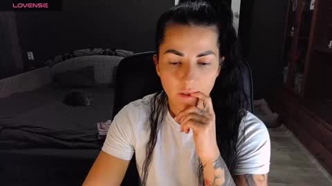 Ava online show from December 5, 4:14 pm