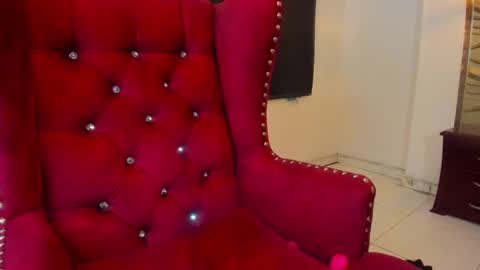 Snapshot of ava_broown chatting on December 14, 9:07 am online show from December 14, 9:07 am