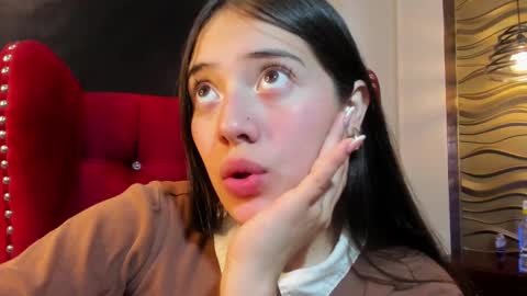 Snapshot of ava_broown chatting on December 14, 7:46 pm online show from December 14, 7:46 pm