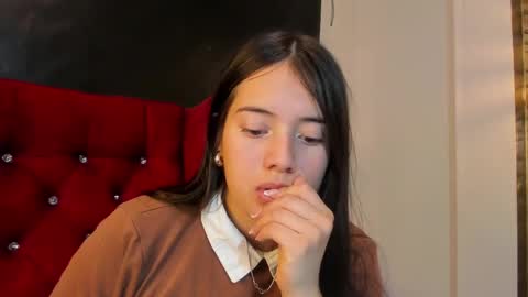 Snapshot of ava_broown chatting on December 14, 10:50 pm online show from December 14, 10:50 pm