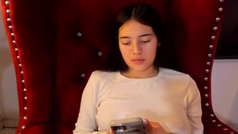 Snapshot of ava_broown chatting on December 18, 8:42 am online show from December 18, 8:42 am