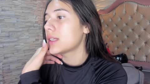 Snapshot of ava_broown chatting on January 22, 7:13 pm online show from January 22, 7:13 pm