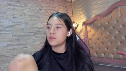 Snapshot of ava_broown chatting on January 23, 4:19 am online show from January 23, 4:19 am