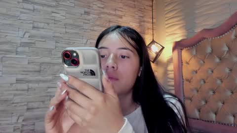 Snapshot of ava_broown chatting on January 27, 11:54 pm online show from January 27, 11:54 pm