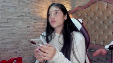 Snapshot of ava_broown chatting on January 28, 3:04 am online show from January 28, 3:04 am