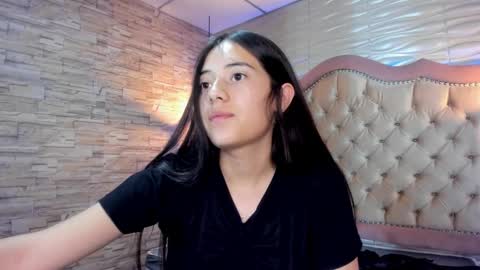 Snapshot of ava_broown chatting on February 15, 8:44 am online show from February 15, 8:44 am