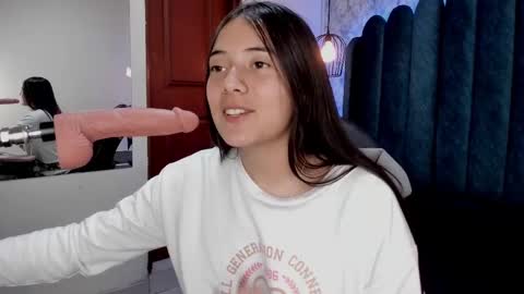 Snapshot of ava_broown chatting on March 2, 8:59 am online show from March 2, 8:59 am