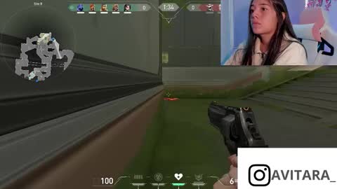 Snapshot of ava_broown chatting on December 17, 8:15 pm online show from December 17, 8:15 pm