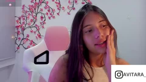 Snapshot of ava_broown chatting on May 14, 1:12 am online show from May 14, 1:12 am