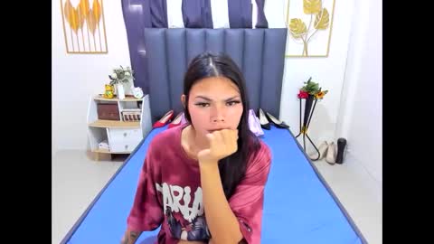 Snapshot of ava_gonz chatting on May 16, 2:41 am ava gonz online show from May 16, 2:41 am