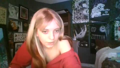 Snapshot of ava_mack chatting on June 22, 10:29 pm Ava Mack online show from June 22, 10:29 pm