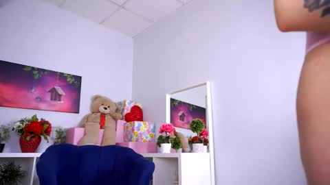 Ava online show from January 17, 7:39 pm