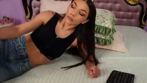 Snapshot of avaaaddams chatting on June 30, 4:46 am Pamela online show from June 30, 4:46 am