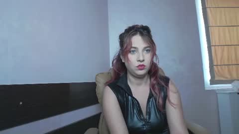 Snapshot of avablue_ chatting on June 24, 5:50 am online show from June 24, 5:50 am