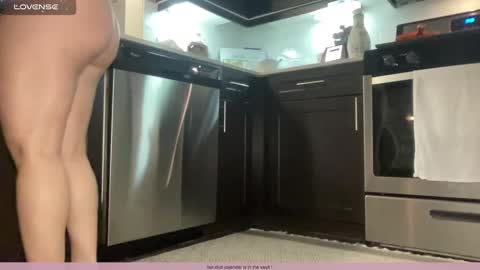 Snapshot of avabradley chatting on December 24, 3:16 pm Ava . Support my channel by using my affiliate link to make your account Thanks online show from December 24, 3:16 pm