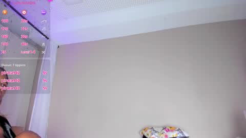 Snapshot of avajamess_ chatting on April 26, 8:01 am EVA online show from April 26, 8:01 am