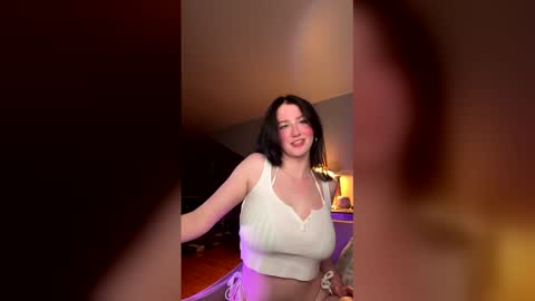 Snapshot of avallanchee chatting on May 20, 7:58 am avallanchee online show from May 20, 7:58 am