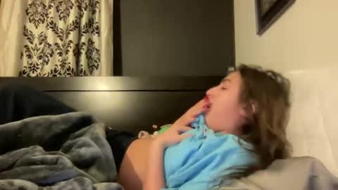 Snapshot of avamonroexo chatting on December 21, 3:47 am Ava Monroe online show from December 21, 3:47 am