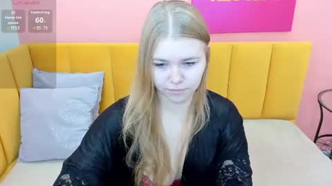 Snapshot of avasunshine_ chatting on July 9, 1:31 am Ava online show from July 9, 1:31 am