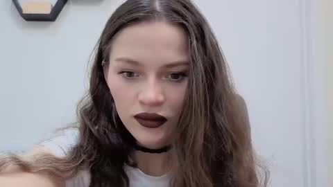 Aveline online show from April 4, 1:52 pm