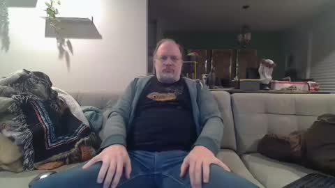 Snapshot of averagegreg chatting on February 5, 4:28 am Greg online show from February 5, 4:28 am