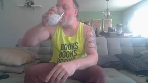 Snapshot of averagegreg chatting on March 1, 8:44 pm Greg online show from March 1, 8:44 pm