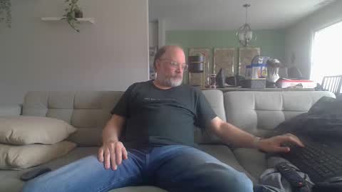 Snapshot of averagegreg chatting on March 17, 6:11 pm Greg online show from March 17, 6:11 pm