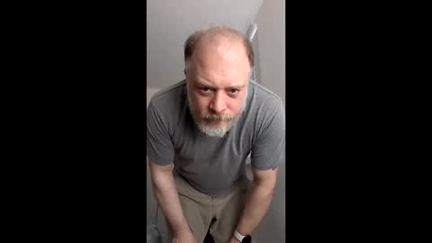Snapshot of averagegreg chatting on May 7, 11:48 am Greg online show from May 7, 11:48 am