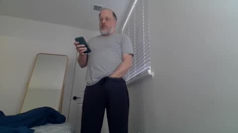 Snapshot of averagegreg chatting on May 15, 11:06 am Greg online show from May 15, 11:06 am